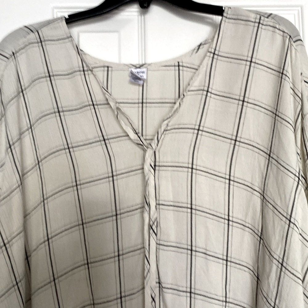 Ivory & Black Plaid Lightweight Pullover Peasant Blouse,  Large, NWT. V-Neck Tie